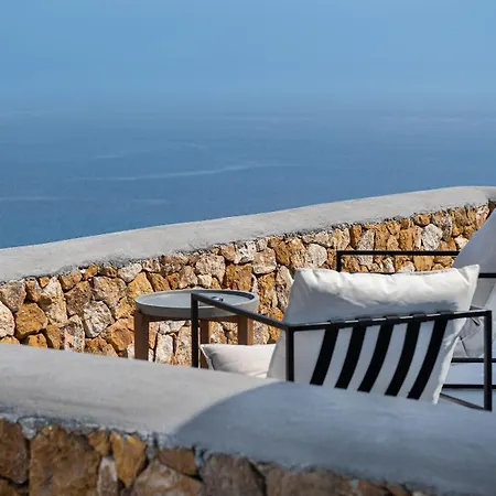 Ypseli Anafi's Hive Hotel