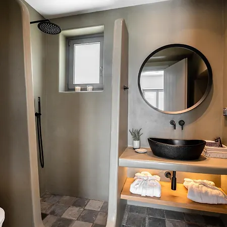 Ypseli Anafi's Hive Anafi