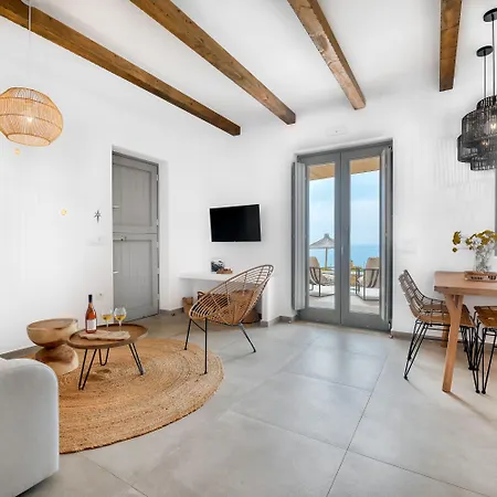 Ypseli Anafi's Hive Hotel