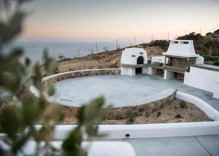 Ypseli Anafi's Hive Hotel