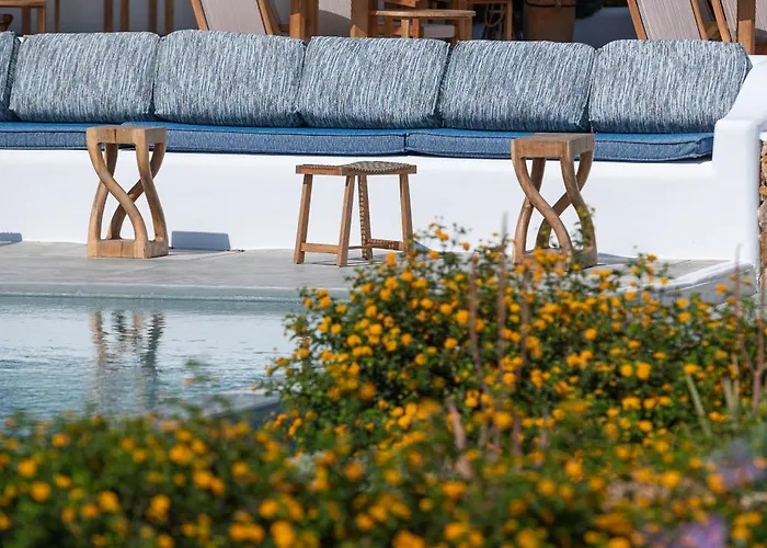 Ypseli Anafi's Hive Hotel 2*