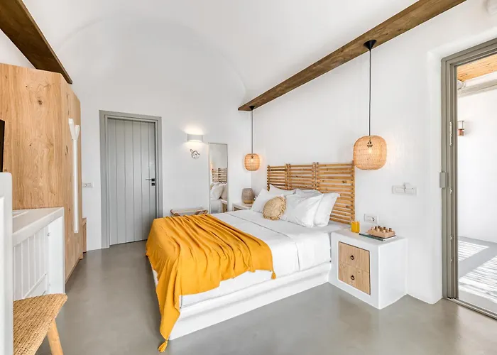 Hotel Ypseli Anafi's Hive