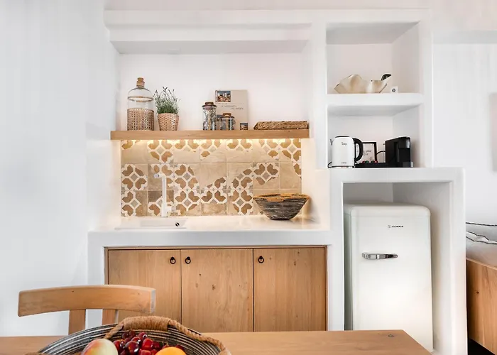 Ypseli Anafi's Hive Anafi