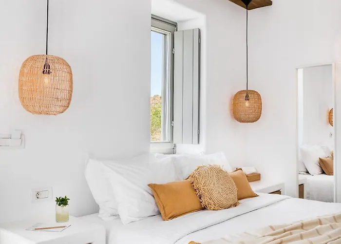 Ypseli Anafi's Hive Anafi