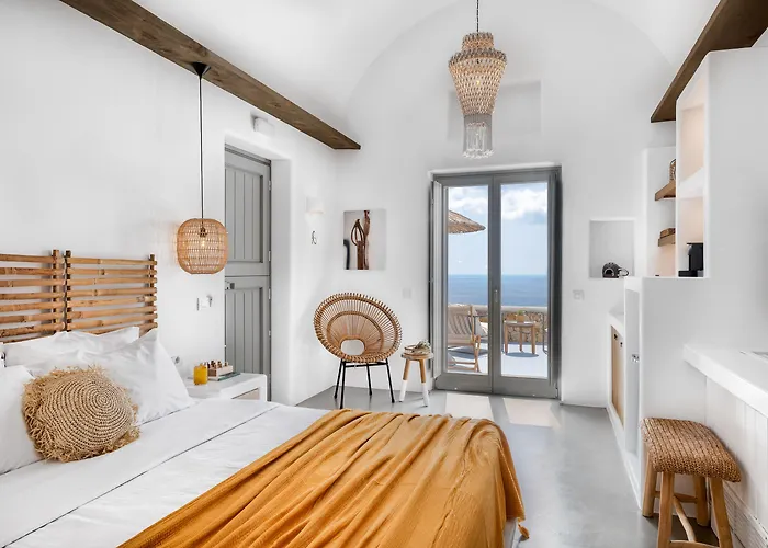 Ypseli Anafi's Hive Hotel