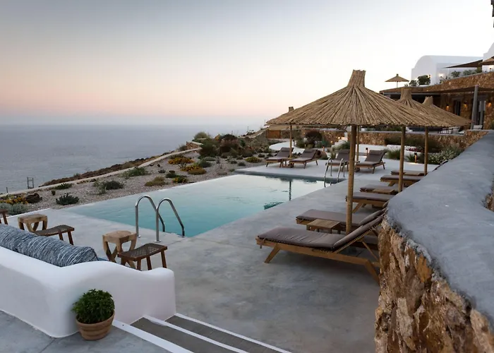 Ypseli Anafi's Hive Hotel